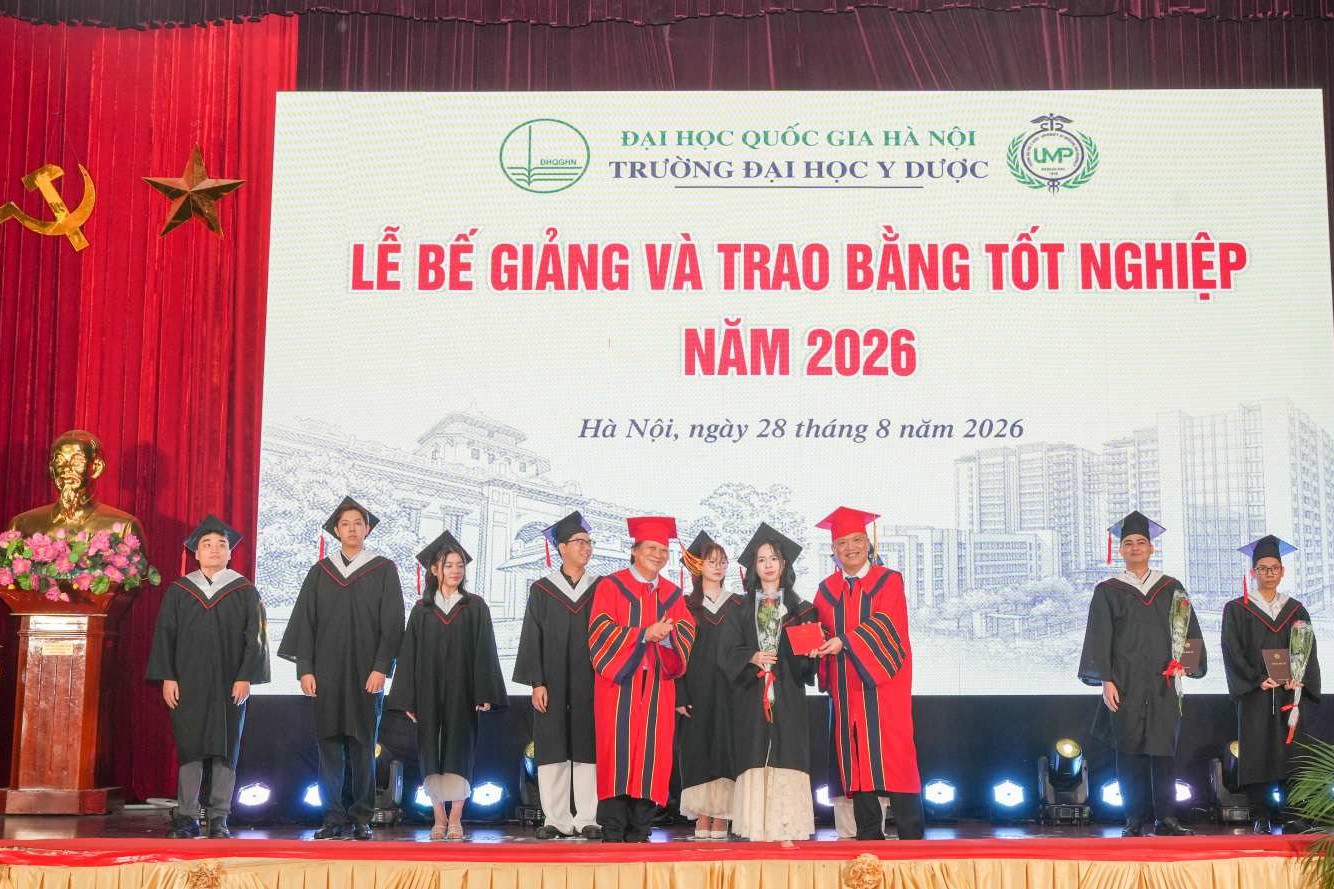 “Sáng y đức, vững y đạo, tinh thông y thuật”: 407 tân khoa bước vào hành trình phụng sự sức khỏe nhân dân